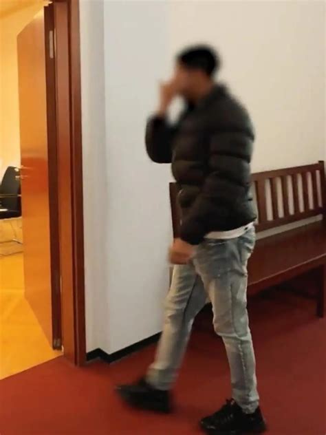 J Hrige Wird Eingesperrt Und Mal Zum Sex Gezwungen Freier Hilft Ihr Prozess In Berlin