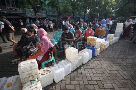 OPERASI PASAR MINYAK GORENG CURAH ANTARA Foto