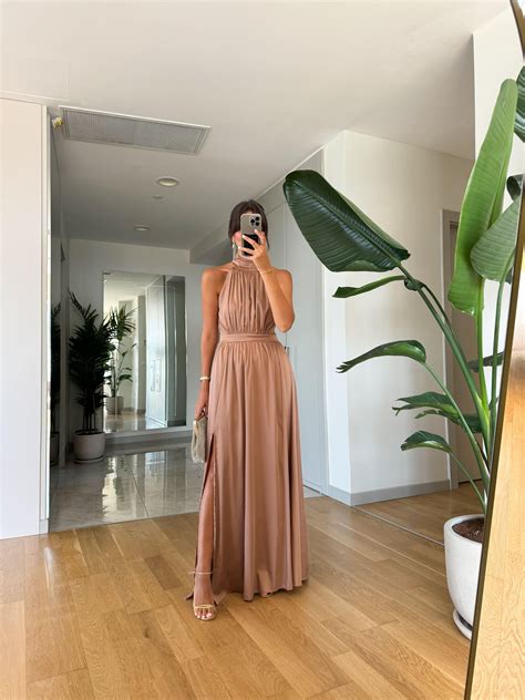 Halter Yaka Y Rtma L Maxi Saten Elbise Nude Butik Merve Aksoy