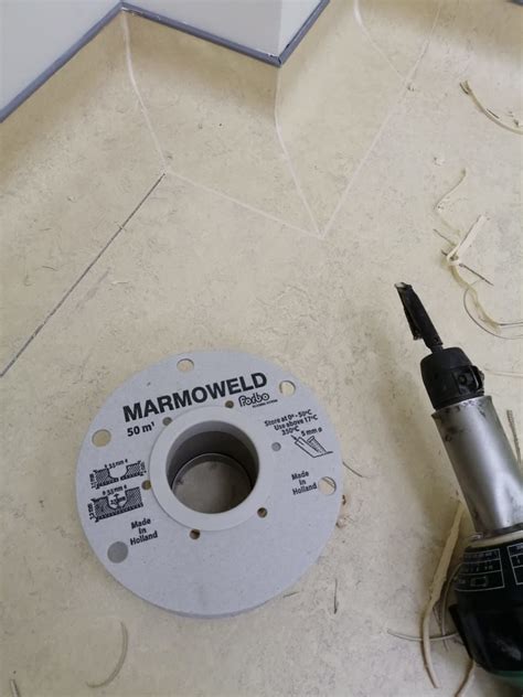 Сварка швов линолеума