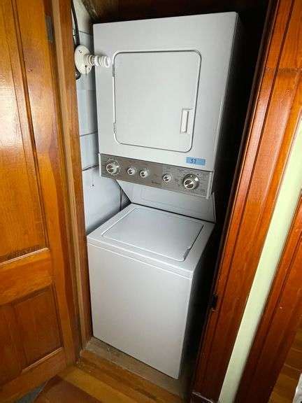 Whirlpool Thin Twin Washer And Dryer Combo Schneider Auctioneers Llc