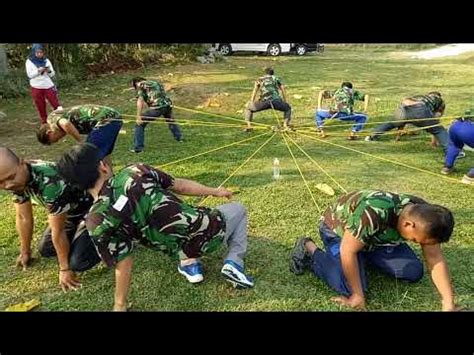 team building  keren fokus memasukan paku  botol
