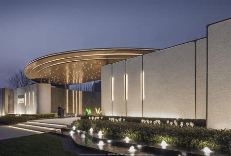 A new gate system will secure the eastern entrance 20