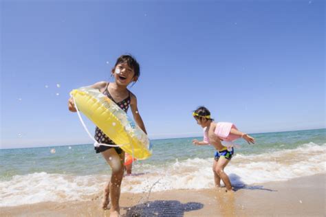 プールと違う！海で事故に合わないために気をつけること｜ベネッセ教育情報サイト