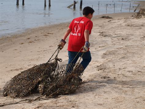 Passport to Texas » Blog Archive » Conservation: Crab Trap Cleanup