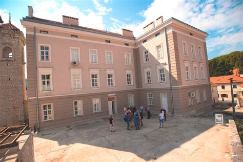 Generacija maturanata trebinjske Gimnazije 1957 58 danas obilježava 60 godina mature FOTO