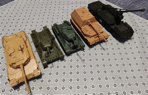 plastikové modely 1:35 | Aukro