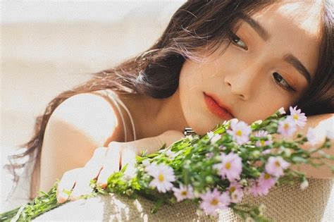 Điểm danh 12 hot girl nổi bật nhất năm 2019 vì quá xinh đẹp Báo Dân trí