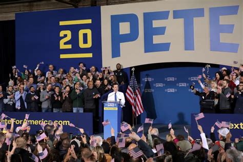 El alcalde demócrata gay Pete Buttigieg lanzó su candidatura presidencial Infobae