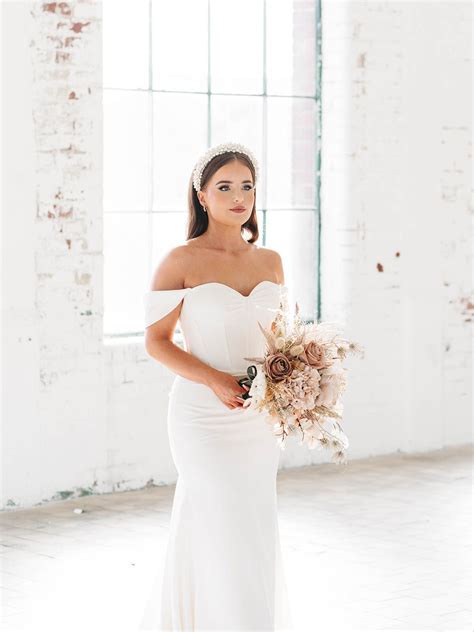 Talia Bouquet All Nude No Green Wedding Bouquet Modern Nude Wedding Flowers Etsy