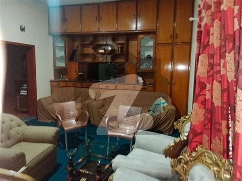 Prime Location Upper Portion Available For Rent Allama Iqbal Town