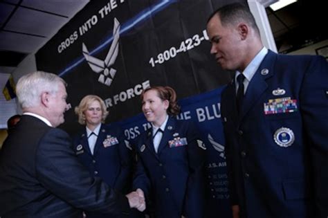 Secretary Gates Meets With U S Air Force Recruiters