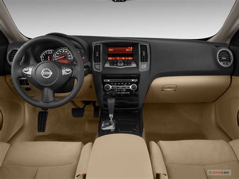 2010 Nissan Maxima Interior