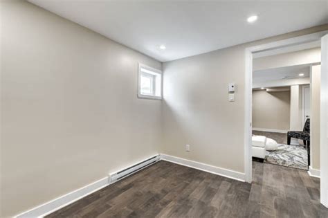 280 Large Basement Windows Stock Photos Pictures And Royalty Free