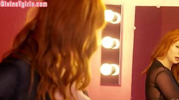 pelirroja travesti folla hembra en COÑO en doggystyle XVIDEOS