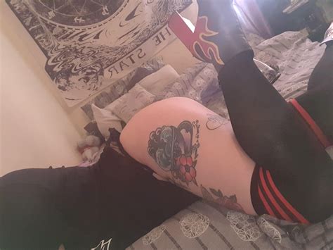 Is It Hot In Here R Fuckmeshoes