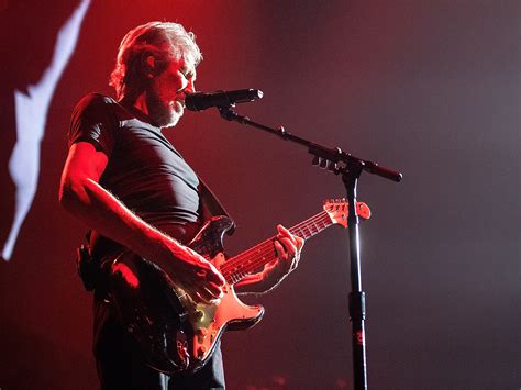 Petition To Reverse Ban On Roger Waters Gig Gets 12000 Signatures