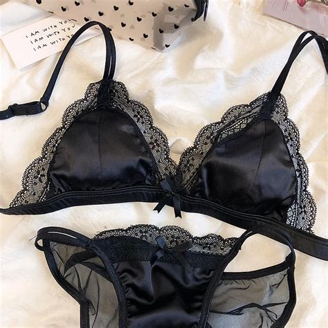 Sexy Silk Bra Sets Women Lace Lingerie Set No Steel Ring Triangle Cup Thin Bra And