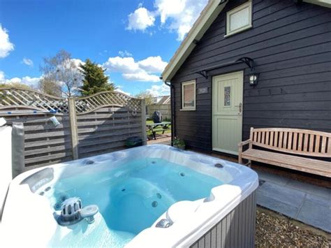 Lodges With Hot Tubs In England Full Guide My Hand Picked List