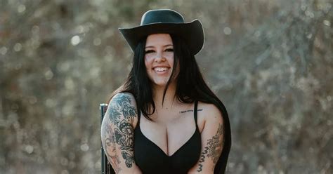 Model Left Scared After Being Caught Taking Nude Photos On Beach Holiday Daily Star