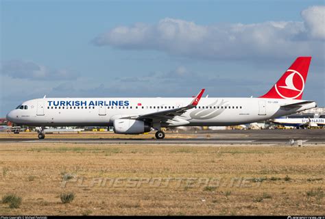 TC JSR Turkish Airlines Airbus A321 231 WL Photo By Michael Pavlotski