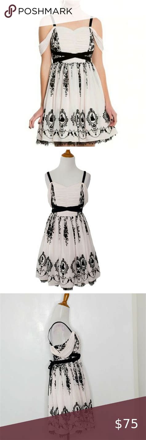 New Hot Topic Disney Princesses Cold Shoulder Gown Cold Shoulder Gown Clothes Design Hot