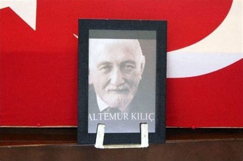 Kore Gazisi Ve Gazeteci Altemur K L Son Yolculu Una U Urland