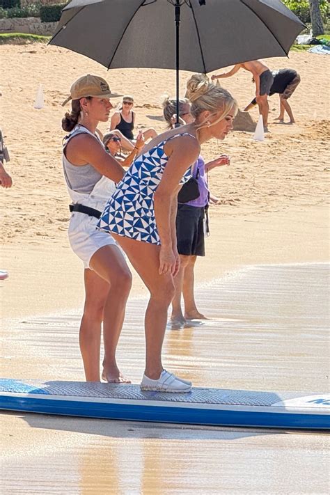 Carrie Underwood and Ryan Seacrest Paddle Board in Hawaii - 02.14.2025