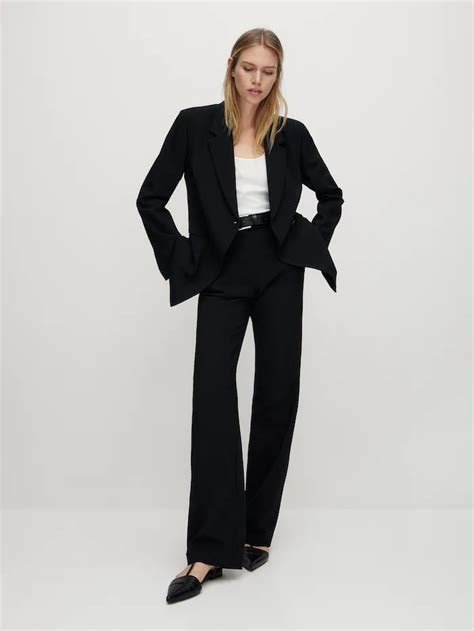 Traje Negro De Massimo Dutti Las 12 Prendas Que Marta Ortega Se