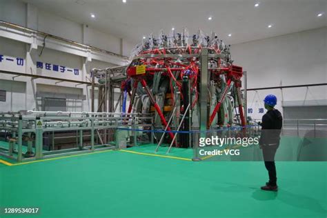 195 Tokamak Fusion Reactor Stock Photos, High-Res Pictures, and Images ...