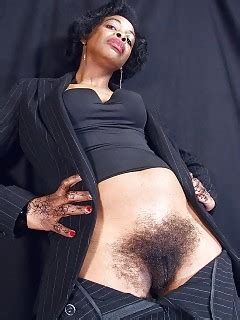 Saggy Tits Pictures And Big Ebony Boobs