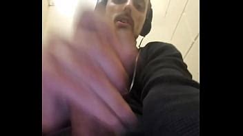 Me masturbo mientras hablo por teléfono con mi novia XVIDEOS