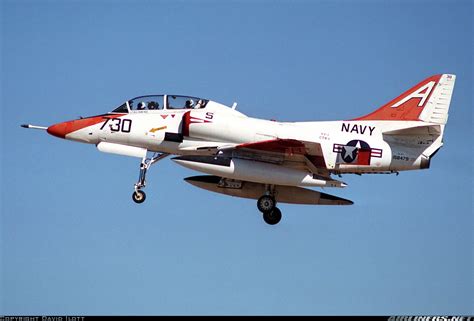 mcdonnell douglas ta  skyhawk usa navy aviation photo