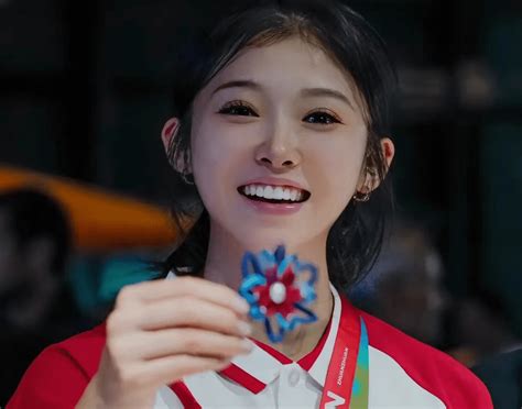 Hot Girl I N Kinh X Trung G Y S T Nh V Ngo I Xinh P C Ng Lo T