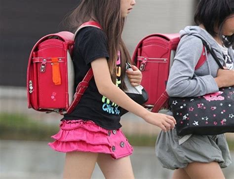 【閲覧注意】学校帰りの女子小学生を見てオナニーしてた結果・・・！（動画あり） ポッカキット