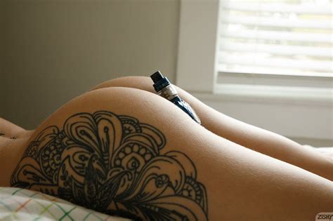 Flexible Babe With Perfect Ass Sasha Apex Posing On Camera Photos