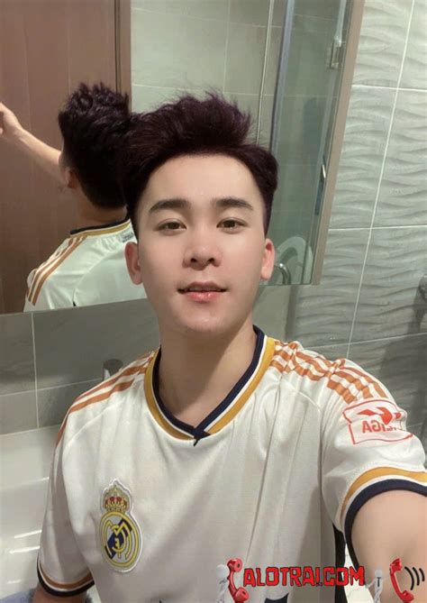 Teen boy sex giỏi cu to ngoại cỡ dễ thương mới lớn biết chiều lòng khách Alotrai