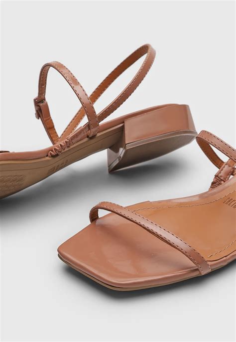 Rasteira Santa Lolla Fivelas Nude Compre Agora Dafiti Brasil