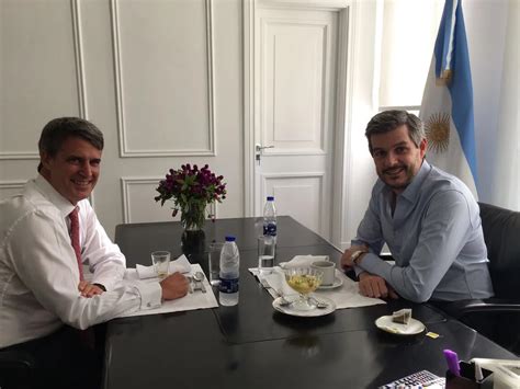 Prat Gay almorzó con Peña en medio de los rumores que lo mencionan como embajador en los EEUU