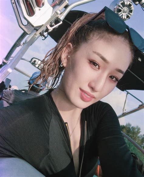 Kimberly Soo Hot Scrolller