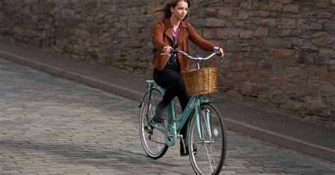 Watch Traces Series 1 Episode 3 Online