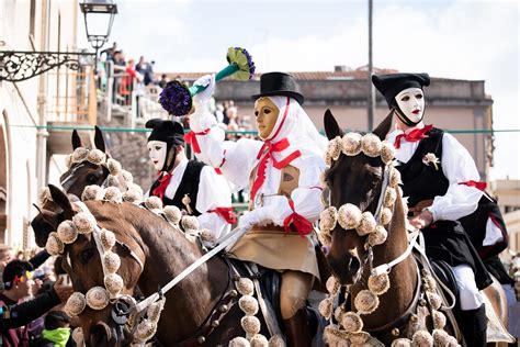 Foto Le Spettacolari Immagini Della Sartiglia Di Oristano Negli