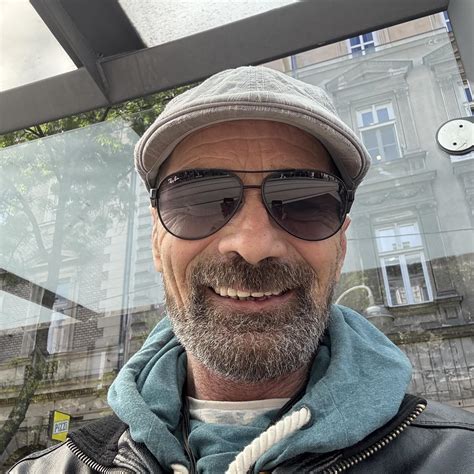 Rosanna Arkle - www.followrosanna.com www.rosannavip.com | Facebook