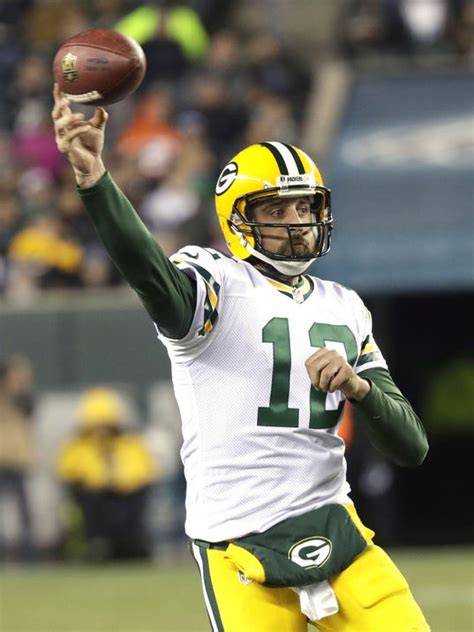 packer fans united packers find lost mojo    win  eagles