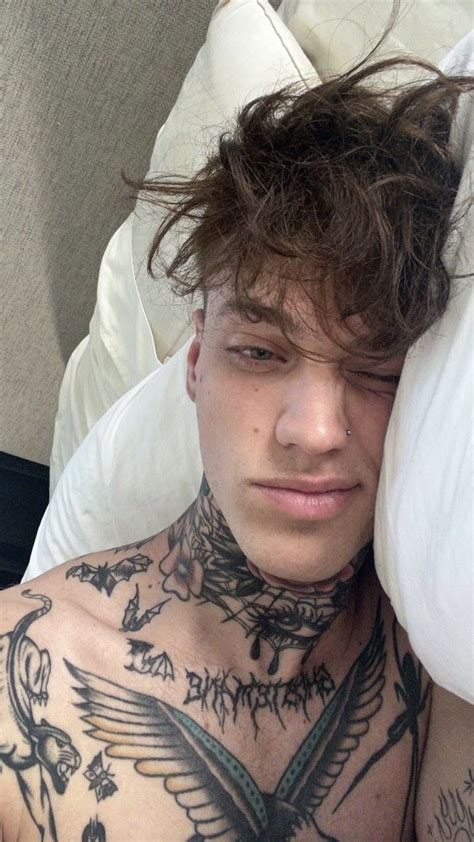 Misha Lare Punk 57 By Penelope Douglas Boy Hairstyles Tattoed Guys Hot Emo Guys