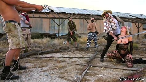 Desert Dp Banging For Busty Blonde