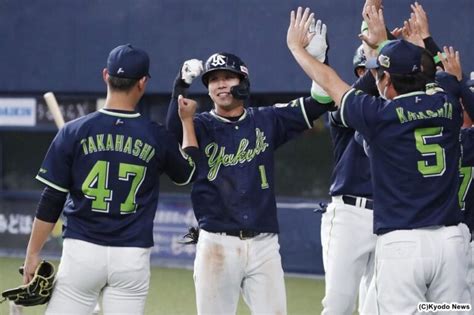 ヤクルト連勝、2年連続日本一へ前進 山田が目覚めのv弾、高橋2年連続の好投 Baseball King