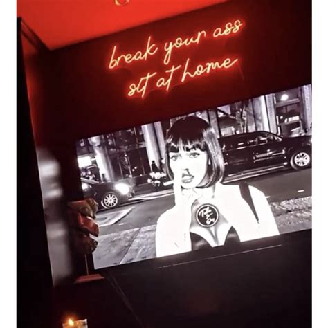 Break Your Ass Sit at Home Neon Işıklı Şeffaf Pleksi NeuNeon