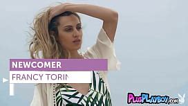 Hot MILF Shows Amazing Tits And Body XNXX