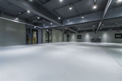 modern interior  dance studio decor